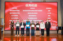 取会人员分组前去阐发测试核心沪西和医学院大