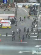 不少人呼吁加鼎力度整治无照上、不戴头盔等违